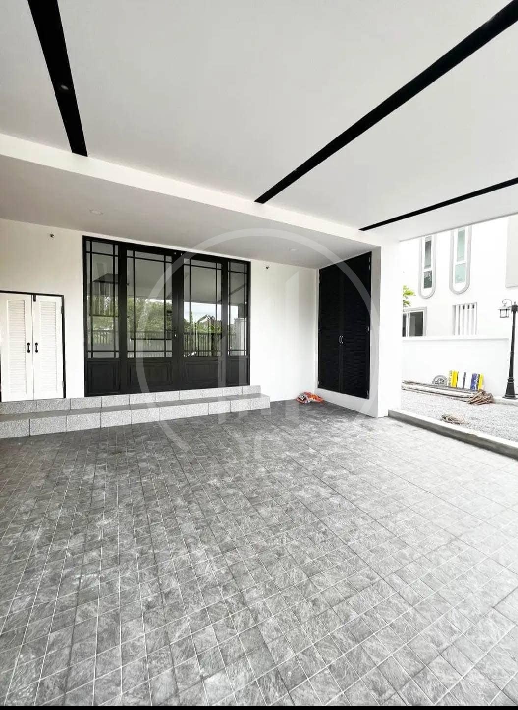 Two-Story Twin House – photo 3