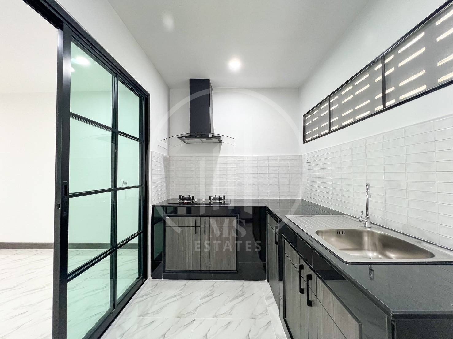 Two-story townhouse for sale – photo 5