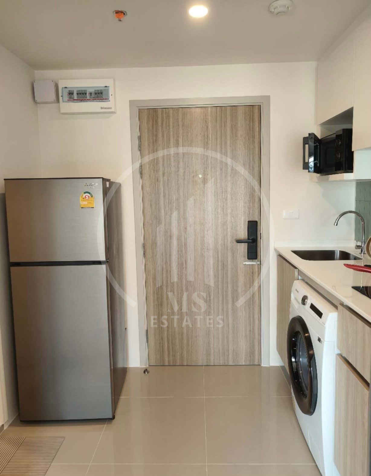 Phyll Condominium – photo 2