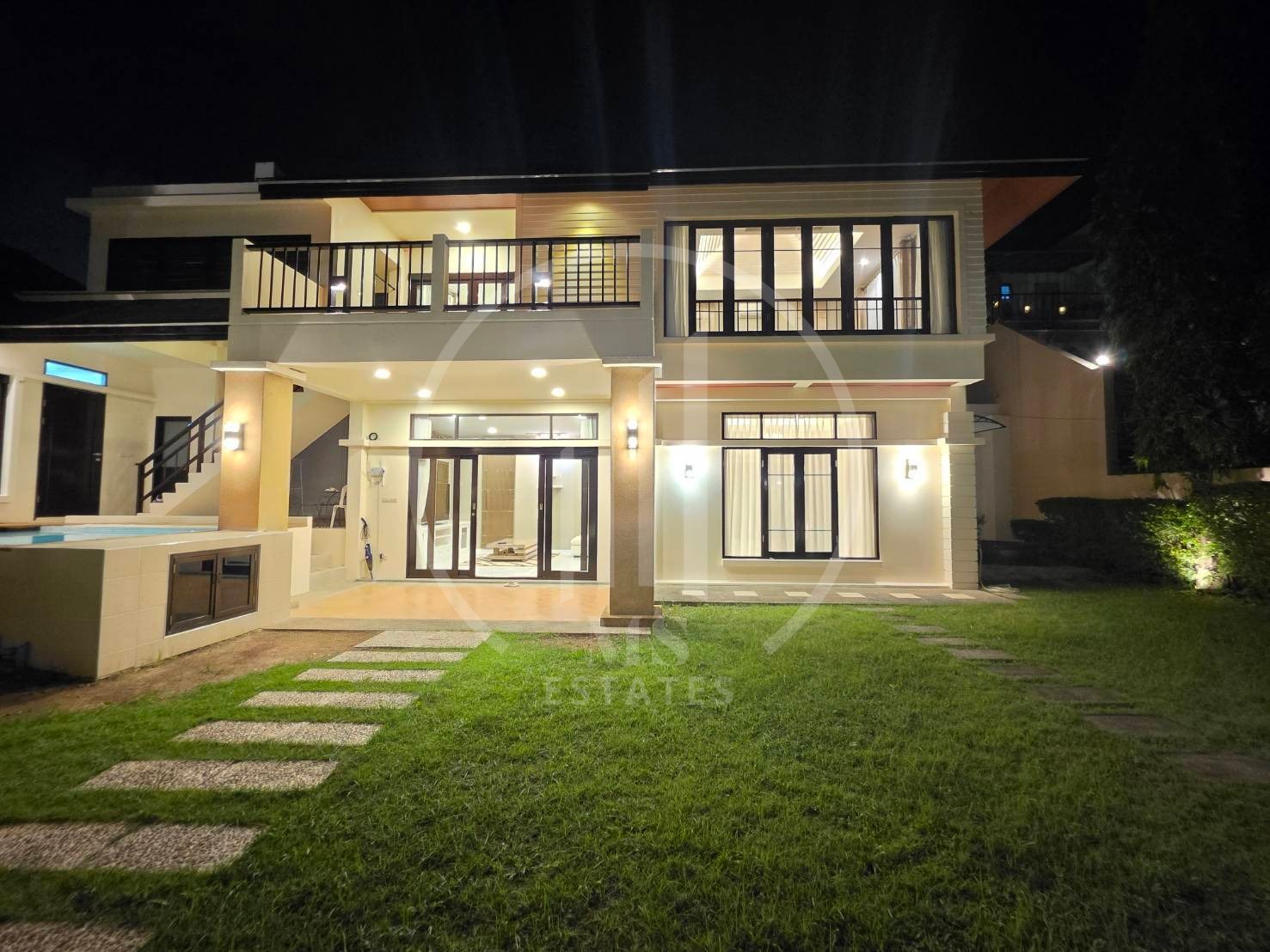 Detached House with Private Pool for Rent , Wichit