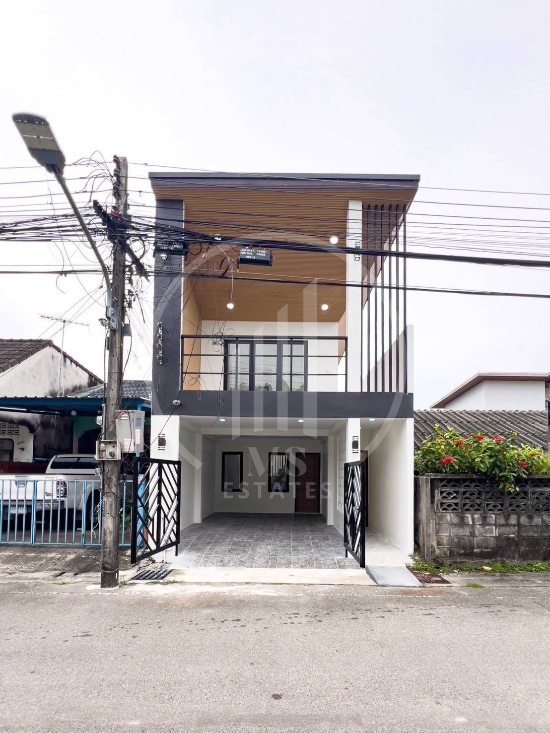 2-story townhome – photo 3