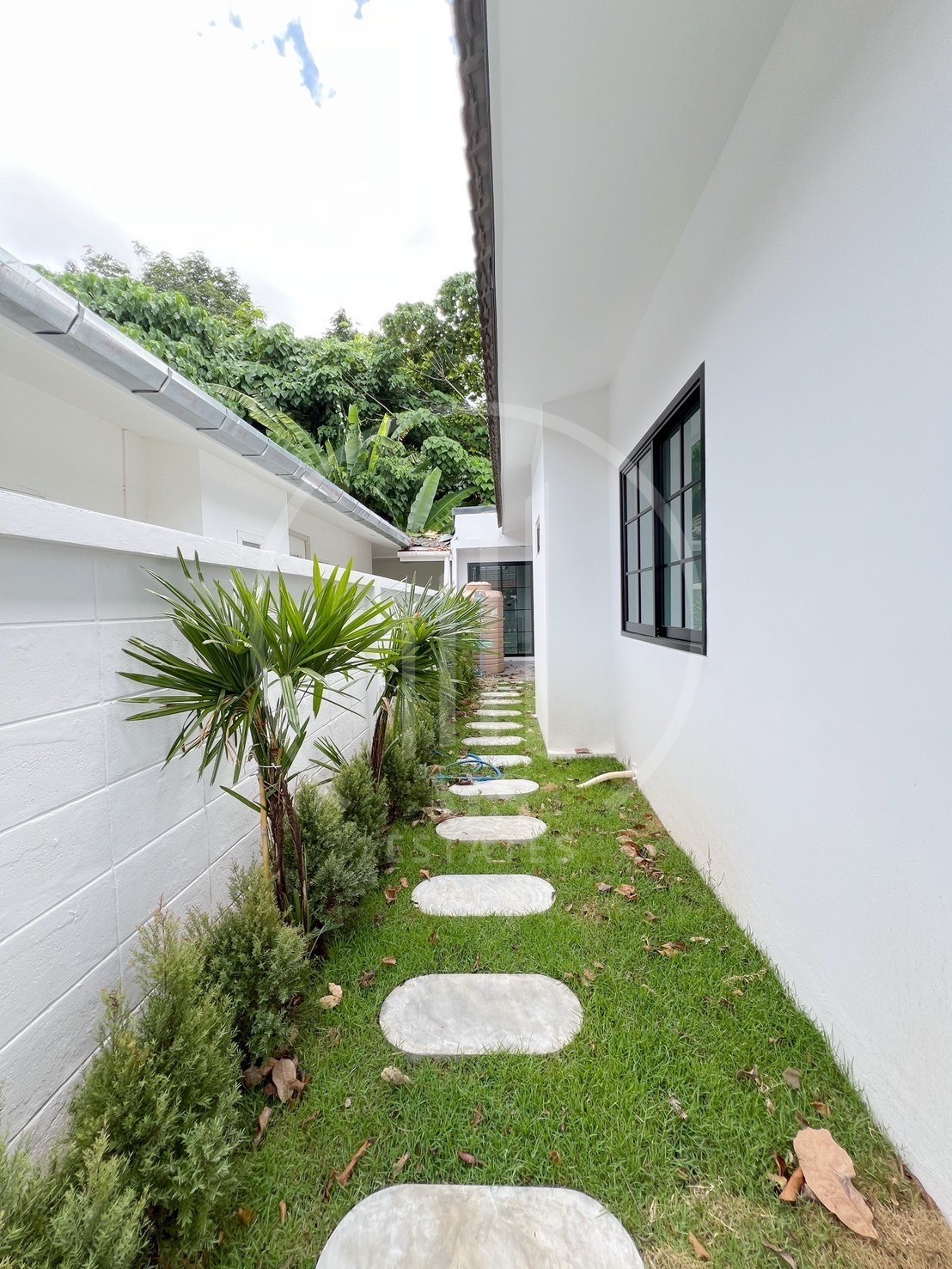 Single-Story Semi-Detached House for Sale – photo 5