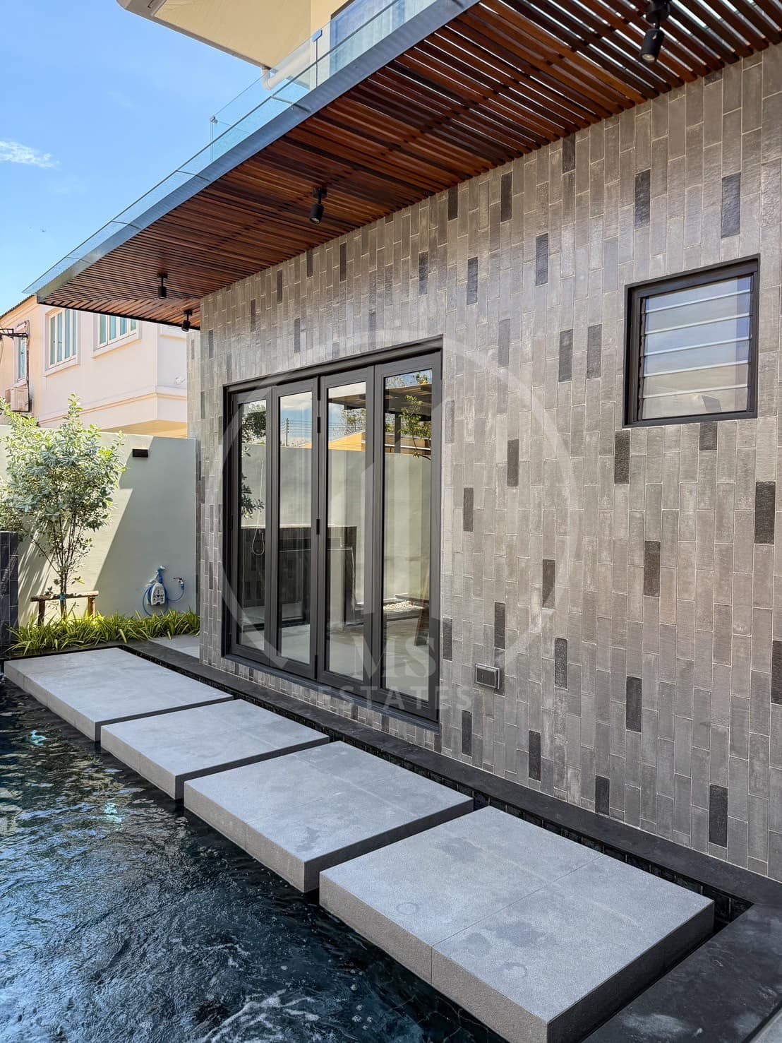 Newly completed pool villa – photo 5
