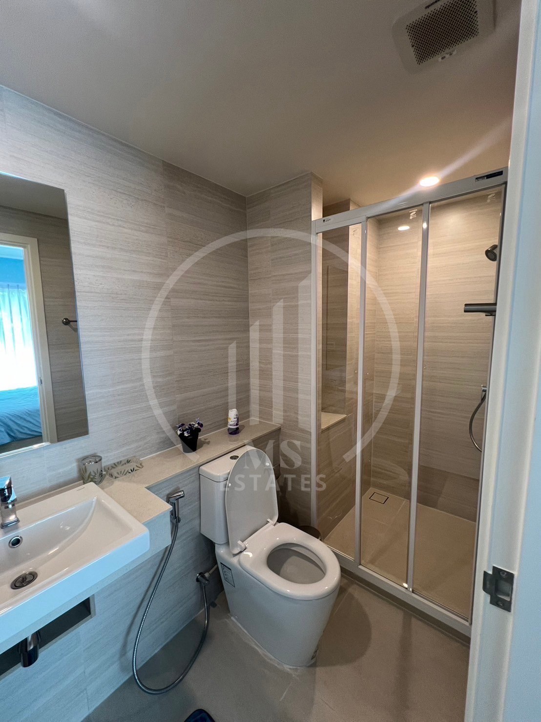 Phyll Condominium – photo 2