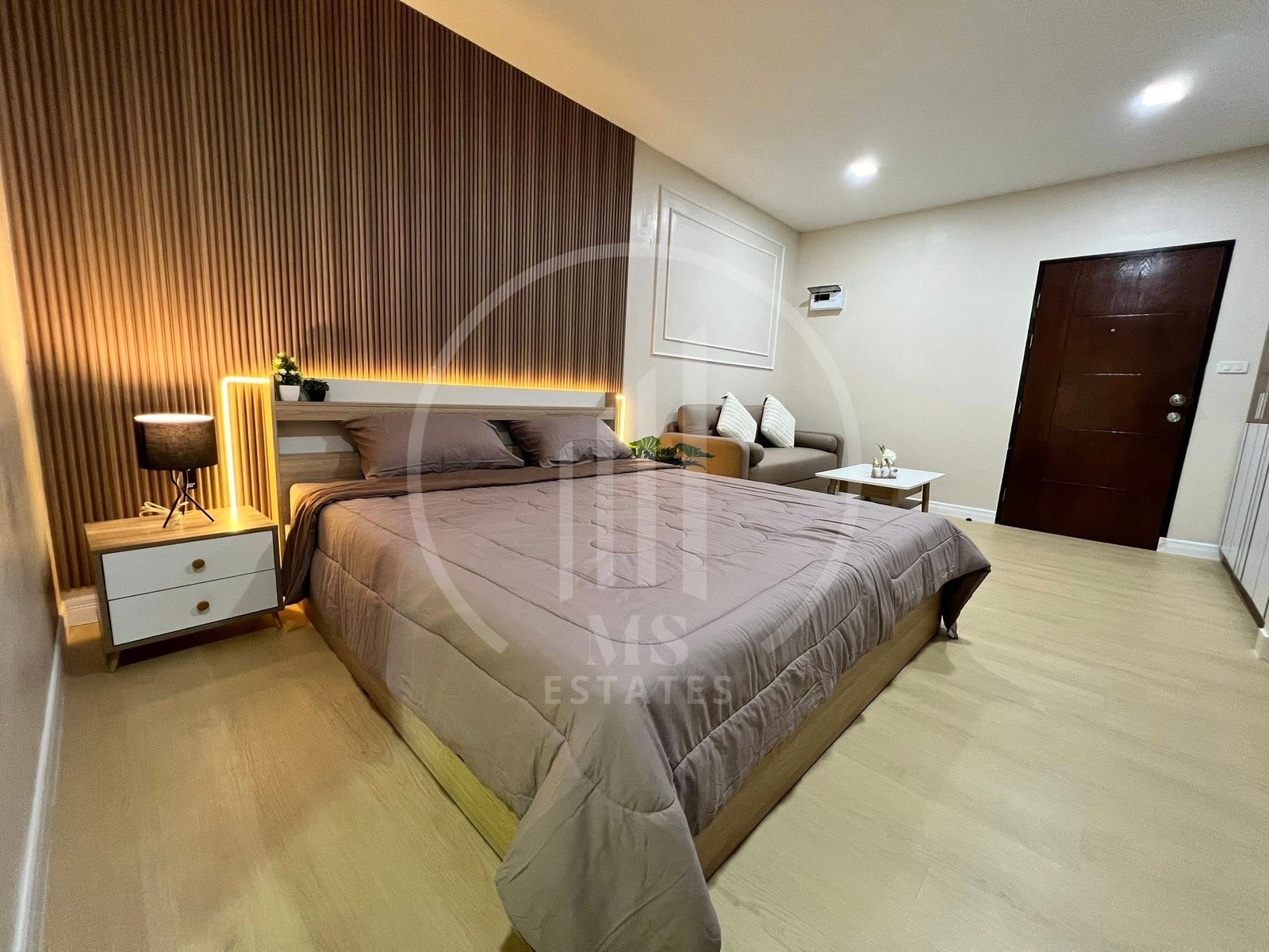 Phanason City Condominium – photo 1