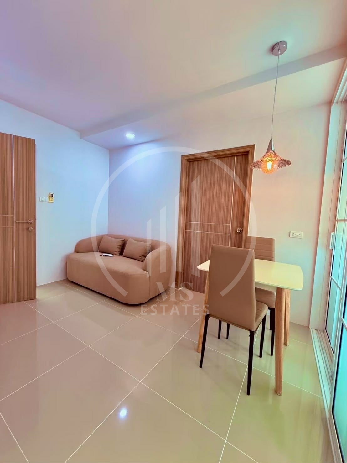 The Royal Place Condominium – photo 5