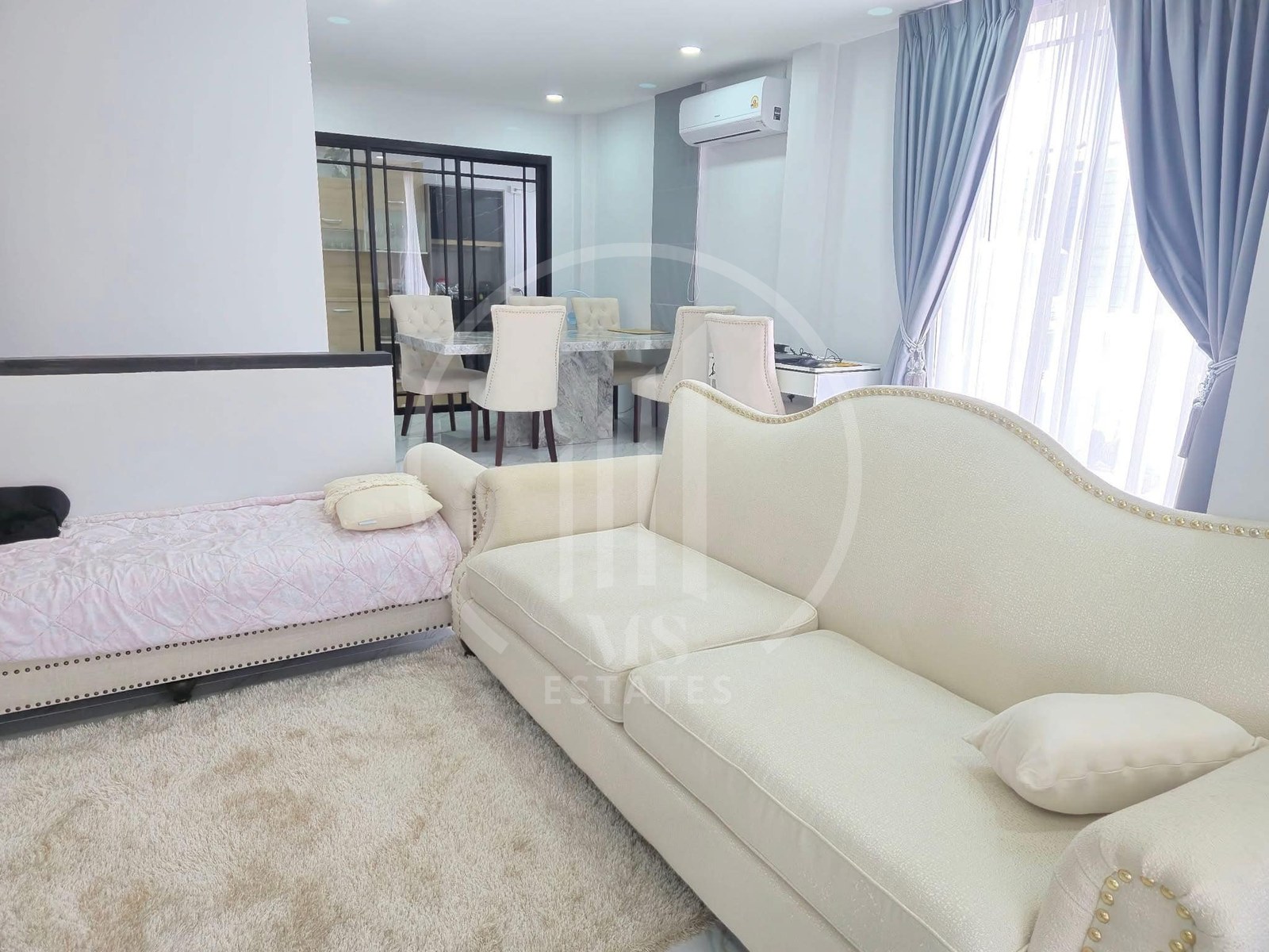 Two-Story Twin House – photo 4