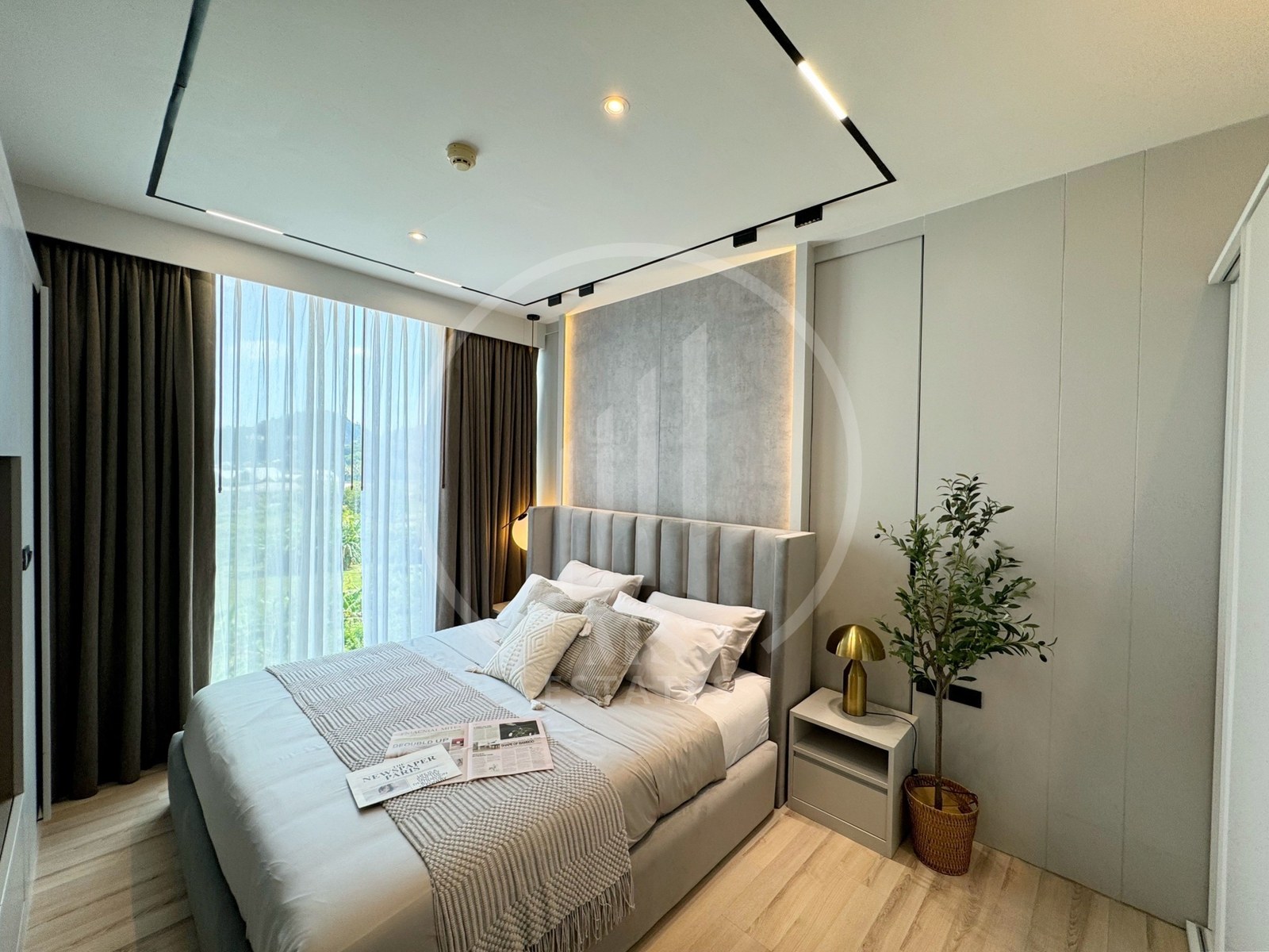 The Base UP Town Condominium – photo 3
