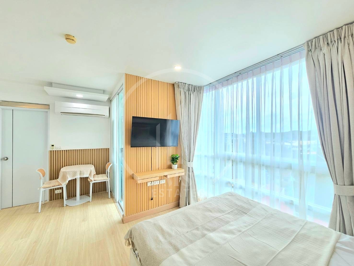 The Light Suanluang Condominium – photo 2